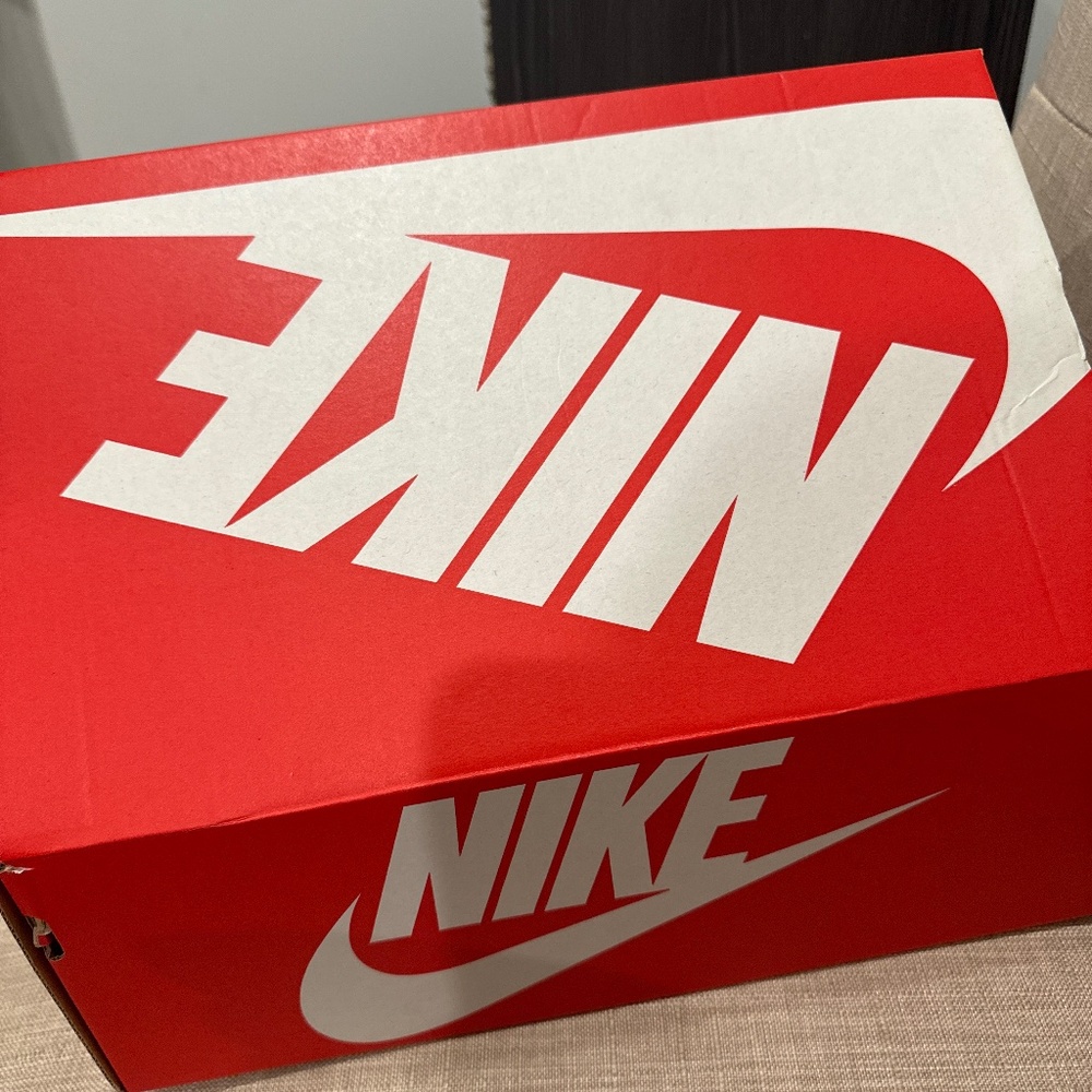 Nike Court Legacy